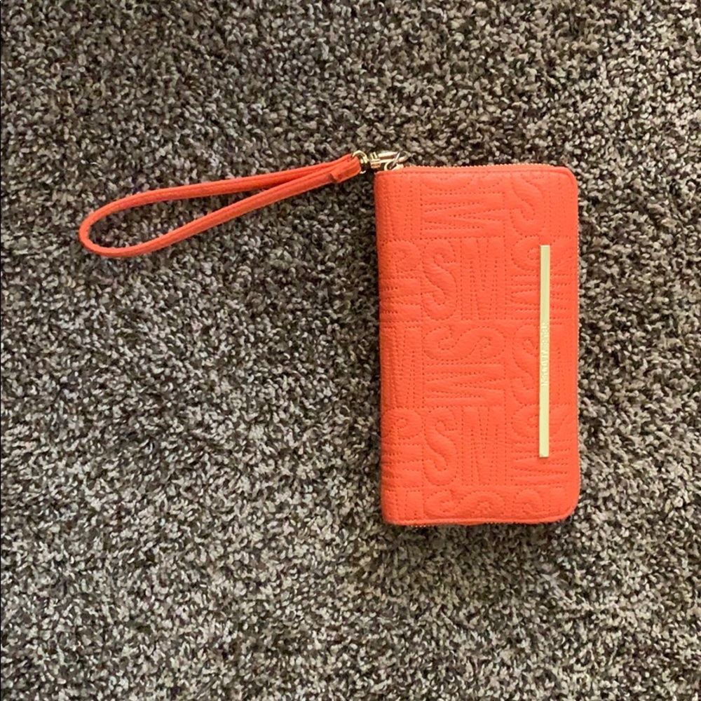 Steve Madden wristlet